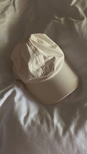 Apo癩 on Instagram: "☀️"