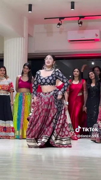 Teen dance one vedio uja #unfreezemyacount #reels #explore #trending #viral