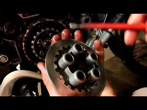 Wie tauscht man die Kupplung beim Derbi D50B aus?
