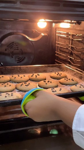 Mixing Goodness: Watch as our talented students prepare millet-based wonders for our upcoming Community Kitchen event! 🌾🍪 With just 1 day left, the excitement is contagious as they whip up Jowar Chocolate Chip Cookies and more. Stay tuned for a heartwarming event that’s all about giving back and spreading smiles. #CookingForACause #MilletMagic #CommunityUnity #OneDayToGo #CommunityKitchen #ihm #admission #hotelmanagement #chef #foodproduction #culinaryschool #culinary #food #diploma #chefinmak