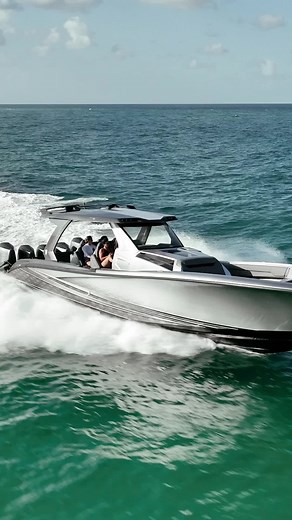 The 47 REAPER in its element. Who is excited to see the upcoming REAPER builds?! #americanmade #onenationundergod #americanmade #47reaper #adrenalinepowerboats #dreamdesigncreate | Adrenaline Powerboats