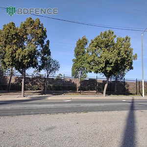 [Hot Item] Metal Composite Wire Mesh Garrison Plastic PVC Strip Screen Palisade Fence Garden Fencing