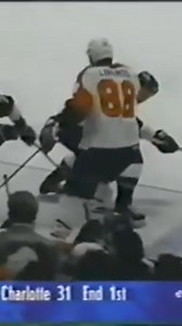 Igor Ulanov ➡️ Eric Lindros • #HFhits Lightning 🆚 Flyers • NHL 1996 | hockeyfights.com