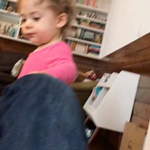 It is a BIG DEAL that you are growing so fast! I must of watched this 100 times! #gglovesgoldie #goldieandgg #cantgetenough | Mindy Weiss Party Consultants