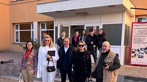 Elevii întreabă multe pe Robochat Maria. Foarte des apare însă întrebarea: “ce să fac ca sa câștig mulți bani?“ Când întrebarea va deveni: “ce putem noi să facem pentru a acoperi nevoile celorlalți?” și să ne facă plăcere să facem asta, atunci vom câștiga mulți bani…iar dacă suntem printre cei mai buni sau inovăm, creăm valoare, avem un brand puternic profesional atunci vom câștiga foarte mulți bani 🥰 #GhidulMeseriilorViitorului6 #INACO #AdrianTudor #DanielaTeodorescu #AncaTamas #AndreeaPaul #P