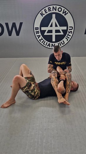 Armbar To Bicep Slicer! Ou jeeeah. Today we skip the armbar and go straight for the pain. 🥳 Train Hard, Have Fun. Jiu-Jitsu Never Dies🥷 Kernow BJJ Kernow Resilience Hub Manto | Miko BJJ / Tattoo addict