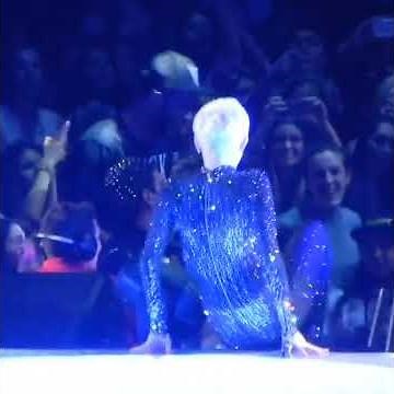 Sexy Slo-Mo Footage of the Miley-Katy Kiss