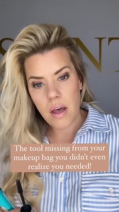 This Mascara Fan brush is the perfect tool for a light and even application of mascara. The bend angle of the handle allows for an easy precious mascara application. No more cleaning up messy mascara all over your eyes! The duel bristles minimize both clumping and smearing of mascara while giving you the option of dictating the intensity of your application with ease. Great for applying to the root of your lashes, which is typically unreachable by the mascara brush.Bristles are made from all-veg