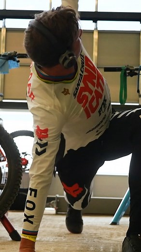 #ad DH racing is an unforgiving and unpredictable beast! Check out this moment Greg Minnaar had in Lenzerheide! We teamed up with Shimano to get the behind-the-scenes! Watch the full video to look behind the scenes at one of the most prestigious DH racing teams! . 🚲 Paid Promotion With Shimano-MTB 🚲 Santa Cruz Syndicate 📌 Lenzerheide🇨🇭 . 📺 Full Video LIVE NOW on our #YouTube! 🎬 🔗👉 https://gmbn.eu/DayInTheLifeDHMechanic 👈🔗 . . #gmbn #mtb #globalmountainbikenetwork #shimano #santacruz #