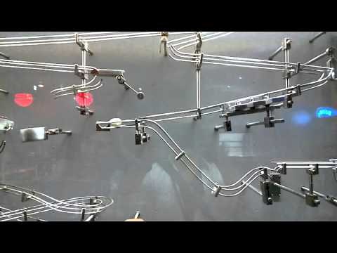 こども科学館のピタゴラ装置