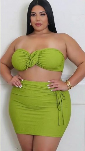 Conjunto Verde Lima Top Strapless con Nudo y Falda Ajustada | Outfit Plus Size Vibrante 💚✨