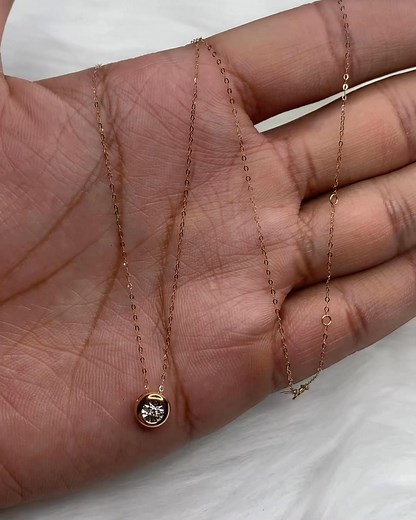 📌SOLD 18K HK ROSEGOLD NECKLACE 18 INCH 0.03 CT NATURAL DIA 💎 COMPLETE MARKINGS 0.64 GRAMS Php 5,760 💕 | Yayang subasta items