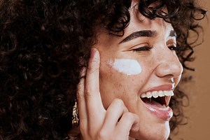 "Ma peau est plus lisse et paraît plus jeune", notée 4,7/5 chez Sephora, cette crème Nuxe anti-âge a conquis les consommateurs !