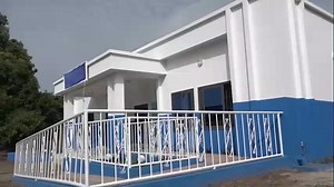 Plan International Bénin à travers le projet "Plan pour les filles", financé par Affaires mondiales Canada, offre aux adolescentes et jeunes femmes un espace à elles pour échanger sur des sujets les concernant et apprendre les unes des autres. Il s'agit d'un espace sécurisé construit dans chacune des 04 communes d'intervention du projet que sont : Dassa-Zoumè, Glazoué, Savalou et Bantè. A la suite de l'inauguration de celui de Dassa-Zoumè érigé dans l'enceinte du centre de promotion sociale de l