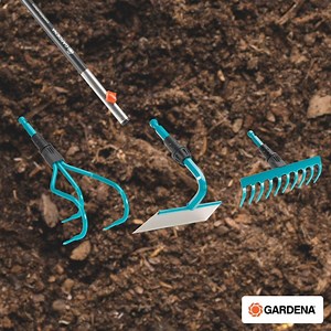 Egy eszköz – de sokkal több lehetőség! A Gardena combisystem minden szükséges kerti munkára kínál megoldást. Válaszd ki a megfelelő fejet, csatlakoztasd egy pillanat alatt, és élvezd munkád gyümölcsét! | GARDENA