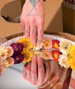 A DIY Infinity mirror which you can try! | 5-Minute Crafts GIRLY