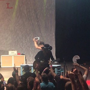 39K views · 1.6K reactions | So much fun! Thanks for the sing-a-long, California! 落✌️ | Collective Soul | Facebook