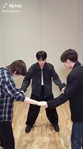 ‼️TAEHYUN y BEOMGYU con JUNGKOOK de BTS “Cuando estamos con jungkookie hyung, siempre somos felices para siempre 💜 - con jungkook sunbaenim de bts” | MOA Universe