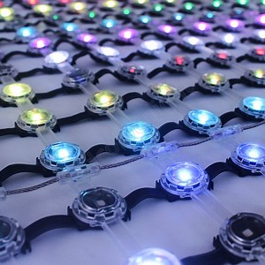 [Hot Item] Outdoor LED Curtain Screen Video Wall Flexible LED Display LED Mesh Screen