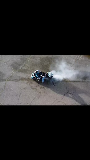 Un peu de drift ... #seb5_stunt #helmetdesign #motorcycle #casque #Predator #stunt #motorbike #Seb5 | Seb5 - French Freestyle Stunt Rider (Officiel)