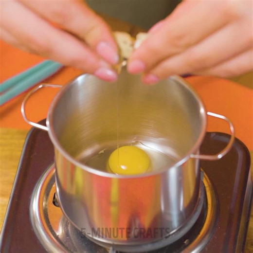 207K views · 1.3K reactions | egg hacks and gadgets  | 5-Minute Crafts | Facebook