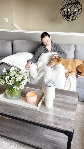 Friday morning vlog ☁️ a little under the weather at the moment, so taking things nice and slow 🤍 don’t forget: sometimes giving 100% is showering & putting on some clean pajamas for the day 🧖🏻‍♀️🫶🏻✨ #fyp #foryou #foryoupage #cleangirl #cleangirlaesthetic #lifestyle #thatgirl #thatgirlaesthetic #relatable #cozyvibes #aesthetic #cozygirl #neutralaesthetic #morningroutine #viral #neutrals #timestamps #timestampedmorningroutine #timestampedmorning #timestampedroutine #dailyroutine #dailyvlog #