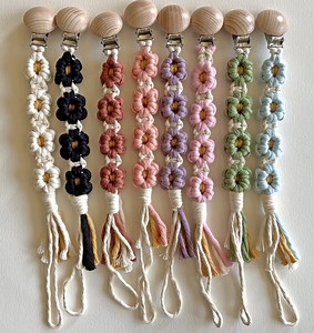 Macrame Pacifier Clip, Daisy Pacifier Clip, Flower Pacifier Clip, Floral Pacifier Clip, Baby Shower Gift - Etsy