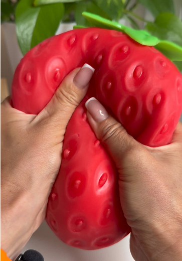 Warning: once you squeeze it, you won’t stop 😌🍓 Perfect for stress relief and sensory joy #StrawberrySquishy #StressReliefToy #FidgetToy #SquishyASMR #ViralFind