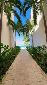 Step into a world of unparalleled service and extraordinary heights with Diamond Club™ at Royalton Negril! From exclusive room categories to private beach areas, we're dedicated to turning vacation dreams into reality. ✨ 💎 | Royalton Negril