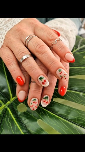 ❤️💚🤍 cherry cherry lady 🤍💚❤️ #sonthofen #nails #beauty #allgäu #design #nailart #nägel #refill #nail #nailrefill #nailstudio #nagelstudio #nägel #gelnails #gelnägel #naildesign #nageldesign #polish #farbe #maniküre #gel #gelmodellage #shellac #uvlack #gelfarbe #uvnail #fullcover | Patrizia Cecere