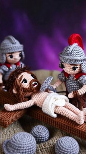 Crucifixion of Jesus in Amigurumi Style – Detailed Handmade Crochet Art of Calvary