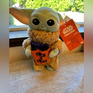 Standing Yoda grogu plush trick or treat halloween decor