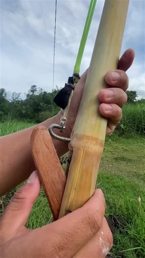 1.5M views · 4.8K reactions | HOW TO MAKE SLINGSHOT DIY #DIY #craft #amazing #handmade #shorts #Bamboo #Slingshots • #reels2024 #reelsusa #reelsfypシ #reelsviralシ #reels | PN reels | Facebook