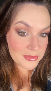 10K views · 33 reactions | Pink Loose Powder vs. Translucent Loose...