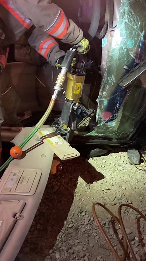 Cutting with Hurst tools #machineryrescue #machineryrescuetraining #machineryrescueops #machineryrescuetechnician #manvsmachine #firefighter #firefighters #rescue #rescueco #rescuecompany #rescuetech #rescuetechnician | The Rescue Boss