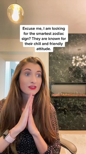 Lorena | Astrologer on TikTok