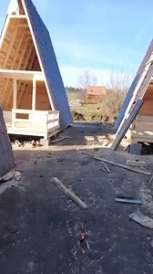 Contact:0767785726Doriți o casa din lemn, o cabana Afrem , un foișor sau o casuta de vacanta,,, suntem aici pentru dvs Va realizam orice construcție într-un timp foarte scurt și cu un buget redus Casa cu parter sau etaj. Construcțiile respective sunt dotate cu : Izolație termica Instalație electrica Instalație sanitara Compartimentarii la alegerea clientului Ușii Geamurii Menționez ca lucrez cu 0% avans dar plata se va face eșalonat pe parcursul lucrări. Prețul se va face în funcție de metrajul