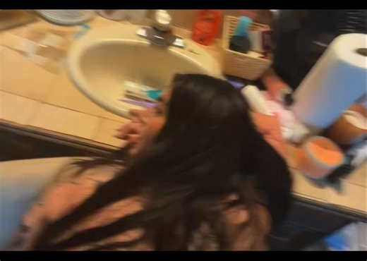 I love taking bbc knowing I’m not on birth control😍 knowing every time I feel my man’s dick twitch inside me as his hot sticky cum coats my cervix he’s trying to get me pregnant🤰🏻 it makes me cum so much harder🤤💦 #impregnation #breedingkink #bbc #blackbred #backshots #creampie #raw #twitafterdark #nsfw #nsfwtwt