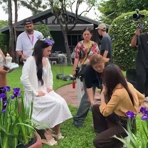 37K views · 2.1K reactions | more of our girls today  while nong was sitting down, she gave a hand signal to phi telling her to sit on the given chair too THE AIR Q1 SHOOTING #เสน่หาวาโยคิว1 #ฟรีนเบค #FreenBecky #srchafreen #beckysangels | Adi | Facebook