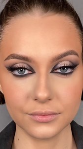 Redefining the silver eye makeup! | MetDaan Nails