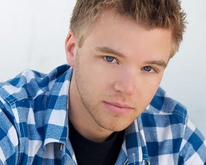 Brett Davern: MTV Heartthrob and E-W Grad  Turning Heads in Hollywood