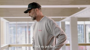 Cu Jürgen Klopp ca ambasador de brand pentru fischer, soluțiile de montare pentru panouri fotovoltaice devin sinonime cu fiabilitatea și simplitatea. fischer, recunoscut pentru expertiza sa în lumea sistemelor de fixare, lansează o gamă dedicată pentru montarea panourilor fotovoltaice în România! Pentru asigurarea modulelor solare, fischer oferă sisteme care pot fi montate direct pe structura acoperișului, indiferent dacă acesta este drept sau înclinat, fiind adecvate pentru diverse tipuri de ma