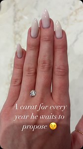 These are all round brilliant diamonds, ranging from 1 to 5 carats. Same cut, wildly different personalities. 💎 The round brilliant is the most popular diamond shape—58 facets, engineered for max sparkle. But the carat weight? That’s where the vibe shifts. ✨ 1 carat? Classic, effortless, your everyday elegance. 3 carats? She’s bold, she’s balanced, she knows she’s the moment. 💕 5 carats? She’s not whispering—she’s entering with a spotlight and her own theme music. 😆 Moral of the story: cut br