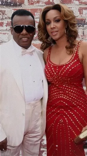 Ronald Isley and Kandy Johnson’s Beautiful Family, A Love Story That Still Shines #ronaldisley #kandyjohnson #shorts #celebrities #celebrity #celebritynews | Celeb Tonight