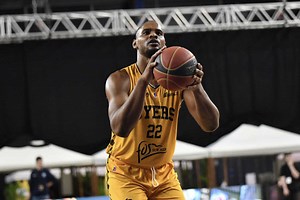 Après avoir découvert l'Islande et l'Espagne, Jordan Aboudou fait son retour en France - BeBasket