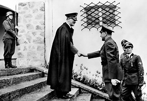 Ovih se dana bilježi 75 godina otkako je Ante Pavelić pokupio prnje iz Hrvatske. Detalji bijega otkrivaju neviđena kukavicu i tajnu o skrivenome zlatu