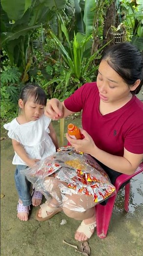 Tít wants to eat Ba Tuyet's chicken feet | #tittv