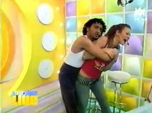 Touche pas à mon poste : quand Cyril Hanouna draguait Lorie (vidéo)