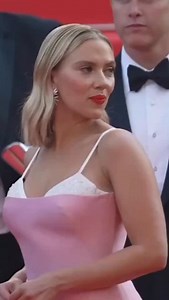 19K views · 460 reactions | Scarlett Johansson compie 41 anni! Da lost in translation a Lei, la ricordiamo anche Match Point, in Storia di un matrimonio, Jojo Rabbit e La ragazza con l'orecchino di perla, senza dimenticare il suo ruolo nei panni di Vedova Nera nei film del MCU In quale ruolo la preferite? #ScarlettJohansson #happybirthday #frg #screenweek #davedere #cinema #cinemalovers #cinemaaddicted #cinemagram | ScreenWeek Cinema & Serie | Facebook