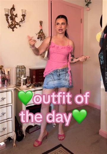 early 2000s inspired outfit of the day 💖 y2k fashion pink outfit inspo styling a denim mini skirt fully thrifted outfit spring fashion girly girl fashion #y2kfashion #springfashion #early2000s #pinkoutfit #denimskirt